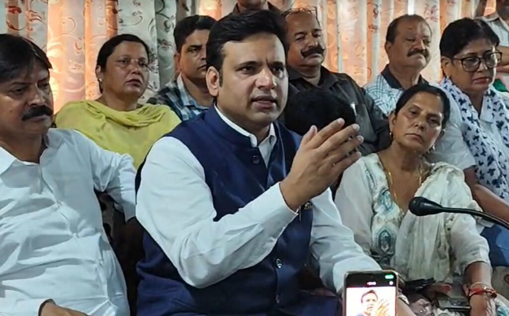 आरएस बाली ने सुनी करुणामूलक आश्रितों की पीड़ा, सदन में उठाएंगे मुद्दा Raghubir Bali press briefing