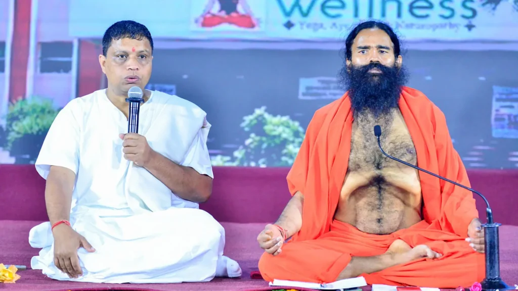 10,000 करोड़ की कंपनी बना पतंजलि, जानें रामदेव का अब तक का सफर Ramdev and Balkrishan