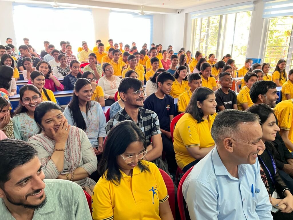 धर्मशाला के Minerva Study Circle में आयोजित प्रेरणात्मक कार्यक्रम में छात्रों को तनाव मुक्त जीवन जीने की सीख 3 Minerva Study Circle Dharamshala