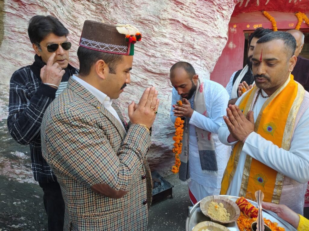 vikramaditya in temple2