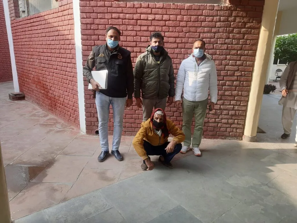 फरीदाबाद का ‘सायको किलर’ : एक नहीं, 6 हत्याओं का खौफनाक सच; 3 बच्चियों को भी नहीं बख्शा फरीदाबाद का 'सायको किलर' : एक नहीं, 6 हत्याओं का खौफनाक सच; 3 बच्चियों को भी नहीं बख्शा